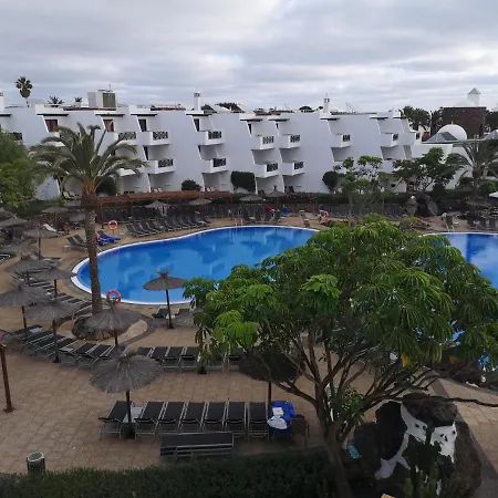 Lejlighed Centre Pool And Beach